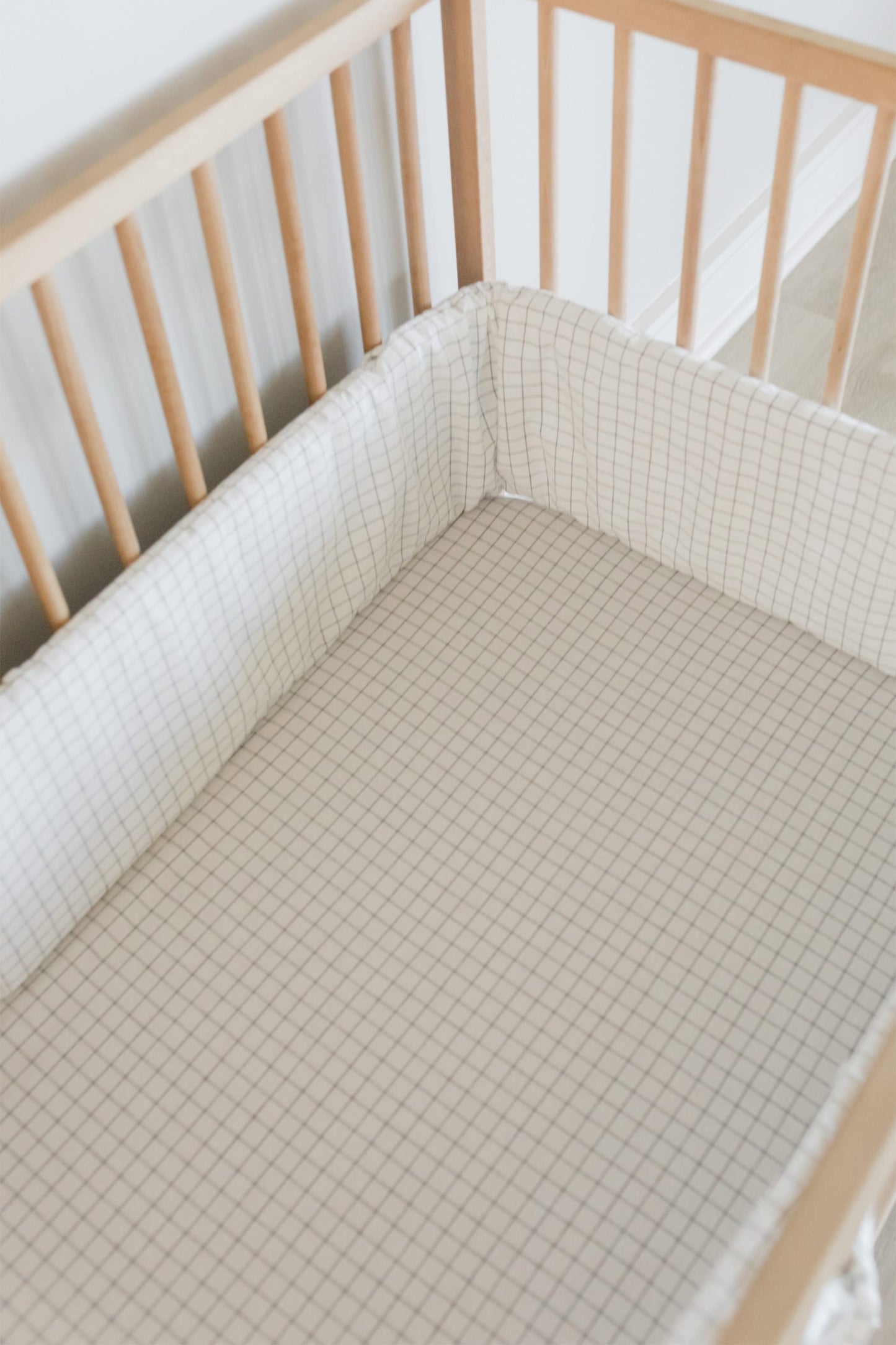 Grid Washed Cot Bumber Cover