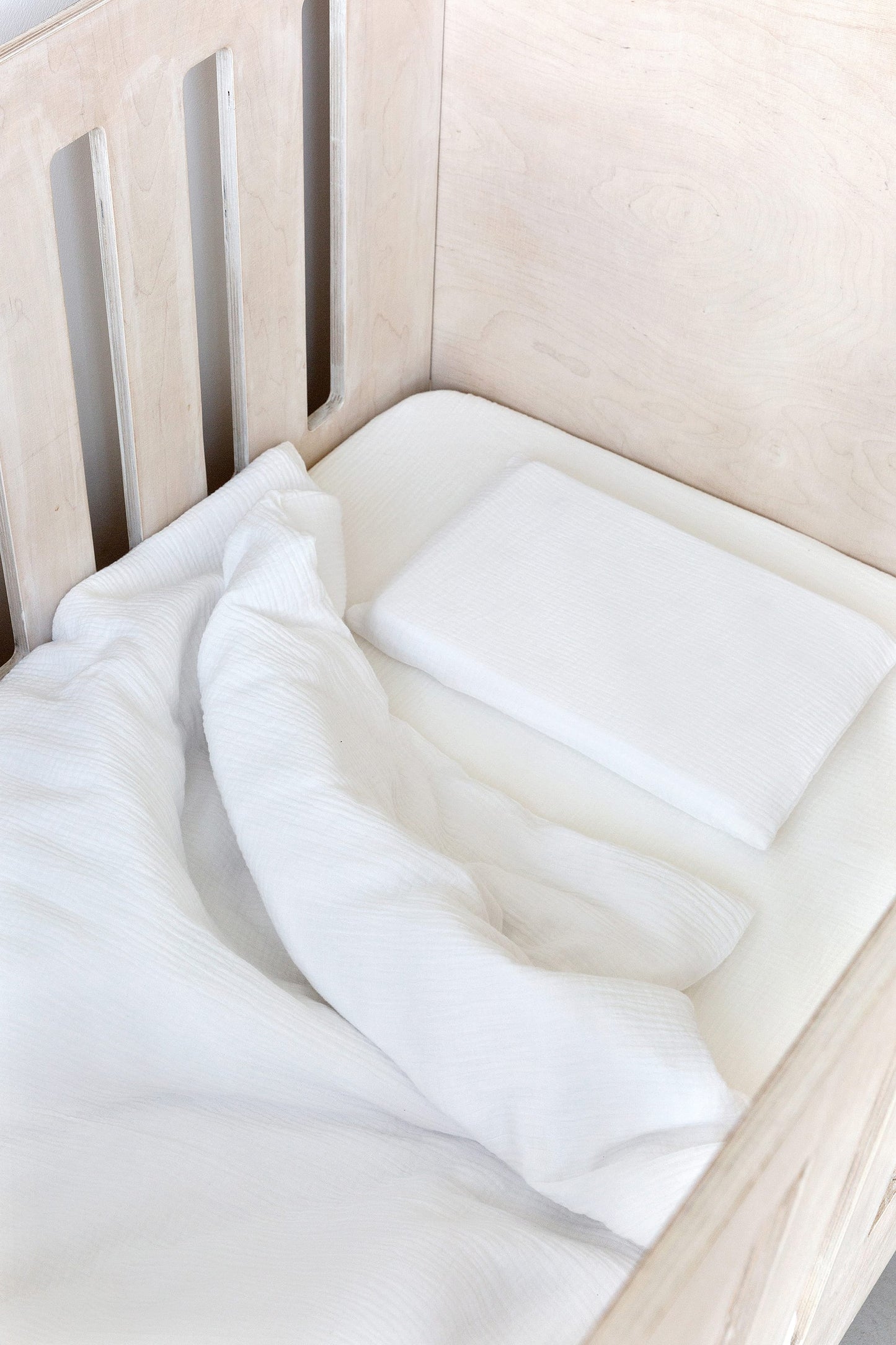 White Muslin Cot Fitted Sheet